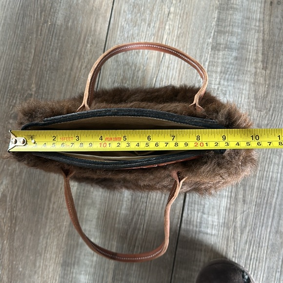Beautiful handmade purse made out of buffalo hide fur - Picture 6 of 6